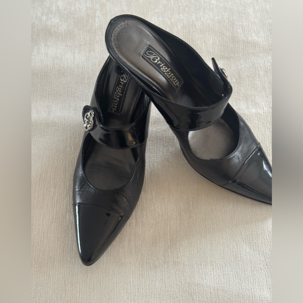 Brighton black calf / patent leather kitten heeled mules.  Made in Italy. Size 6